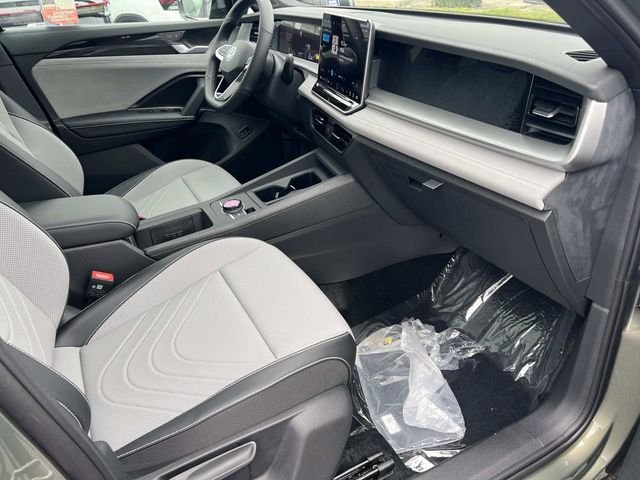 New 2026 Green Volkswagen 2.0T SE R-Line Black image 31