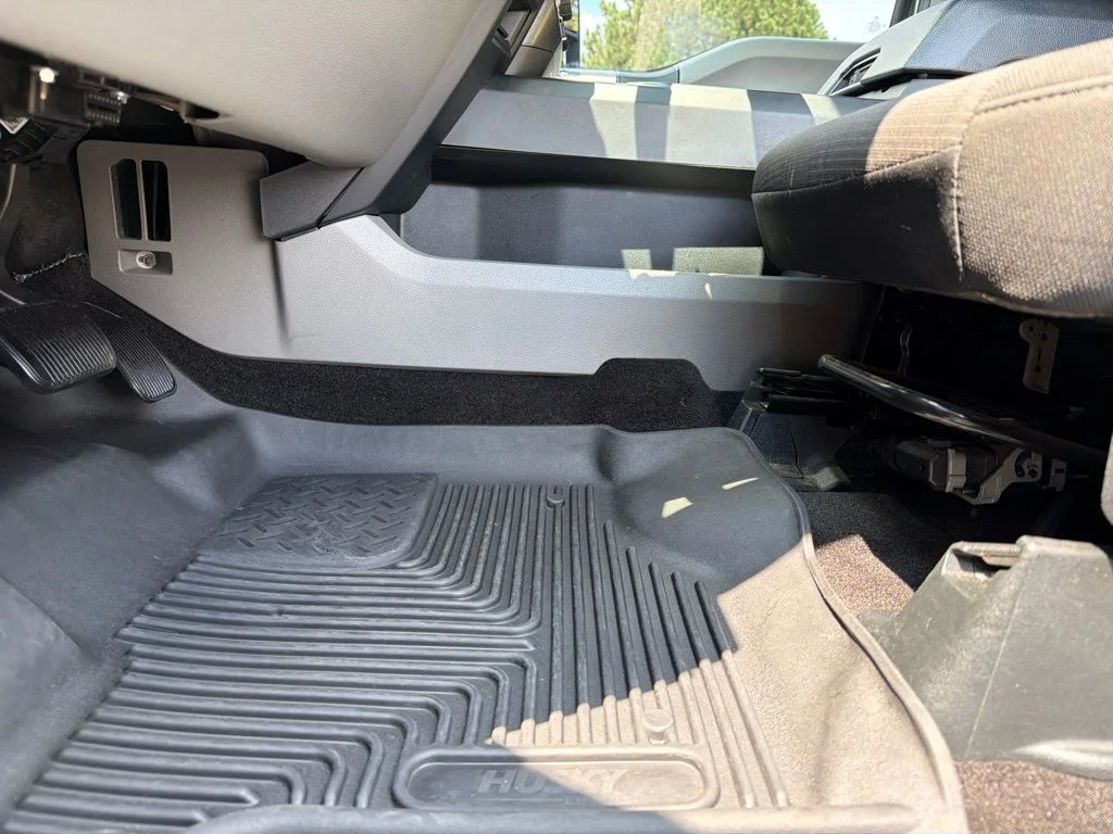 Used 2018 Gray Ford XL image 30