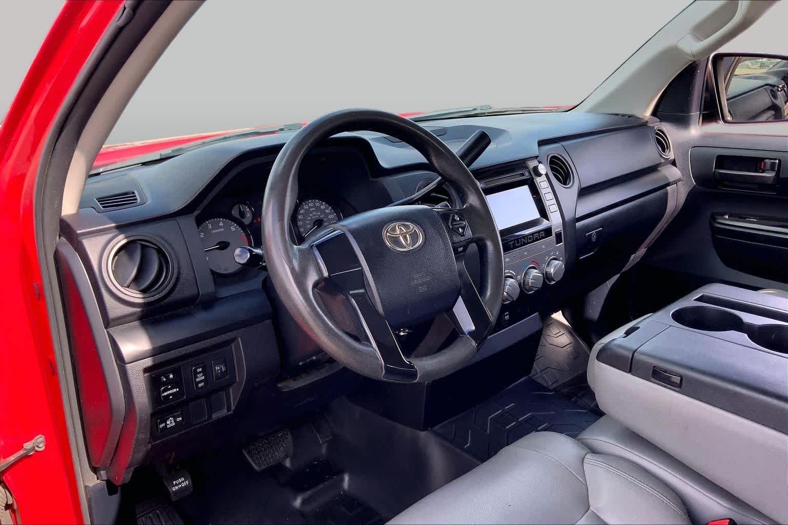 Used 2014 Radiant Red Toyota SR image 17