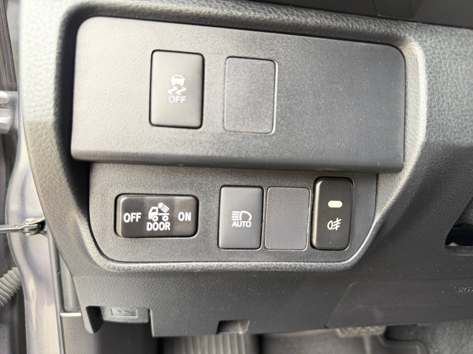 Used 2021 Magnetic Gray Metallic Toyota SR image 25