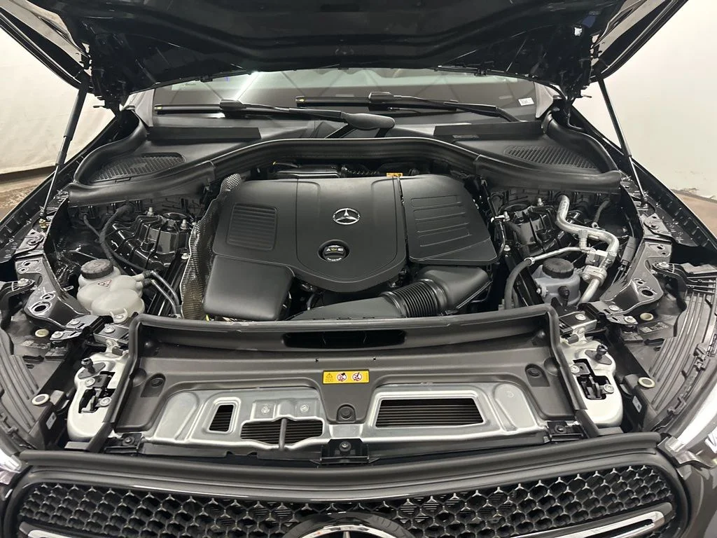Used 2026 Gray Mercedes-Benz GLC 300 image 30