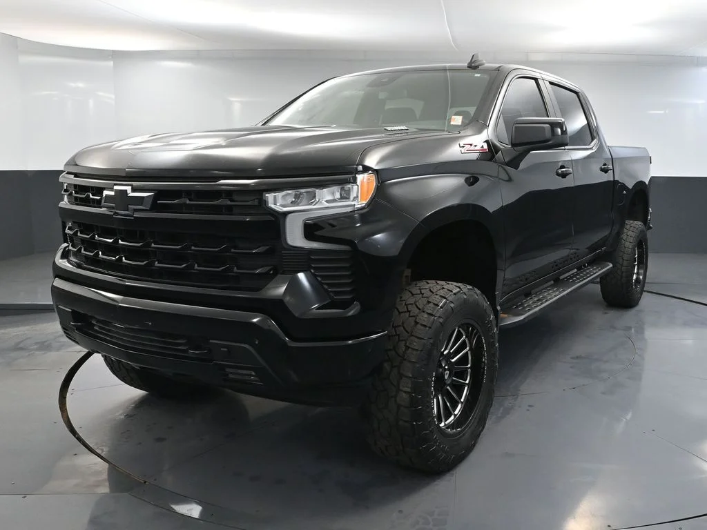 Certified Used 2022 Black Chevrolet RST image 13