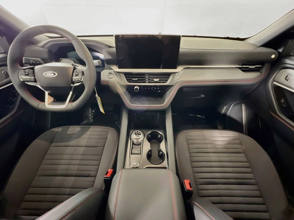 New 2026 Space White Metallic Ford ST-Line image 7