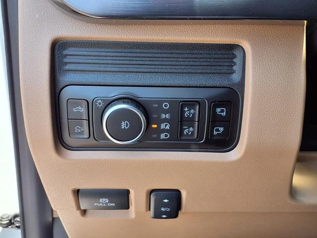 New 2026 Star White Metallic Tri-Coat Ford Lariat image 12