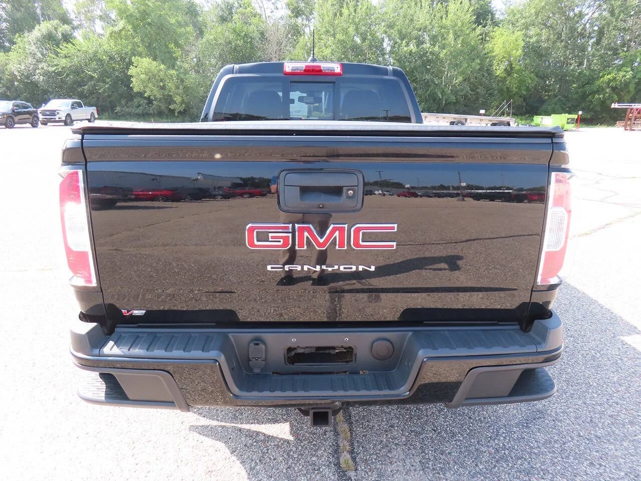 Used 2021 Onyx Black GMC Elevation 4x4 4dr Crew Cab 5 ft. SB image 5