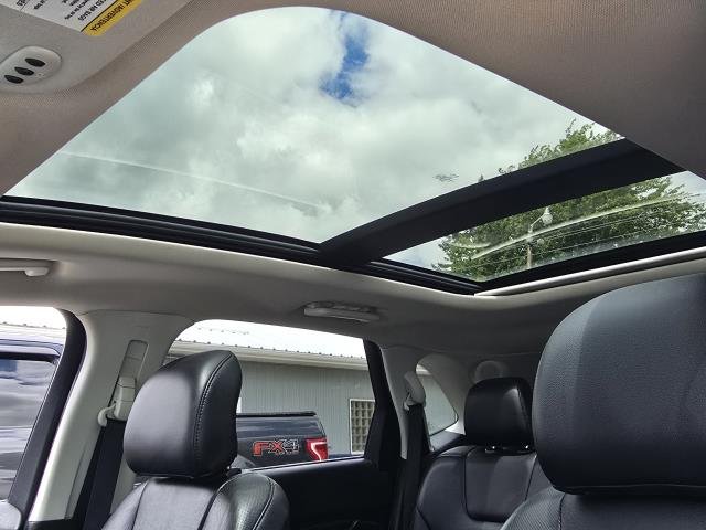 Used 2019 White Platinum Tri-Coat Metallic FORD TITANIUM image 31