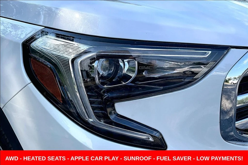 Used 2020 White GMC SLT image 39