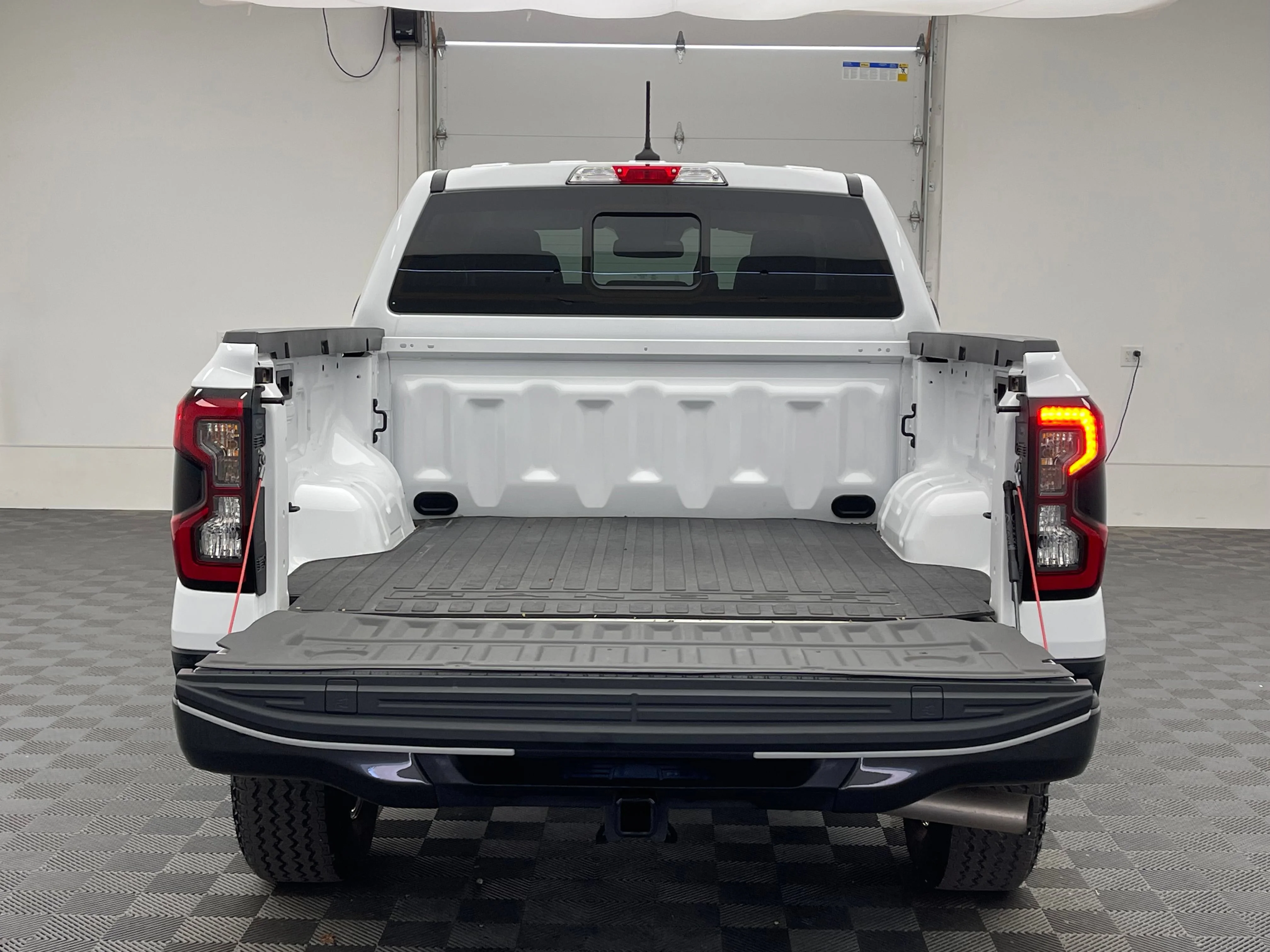 Used 2024 White Ford XLT image 9