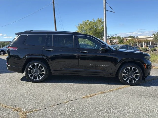 Used 2023 Black Jeep Overland image 14