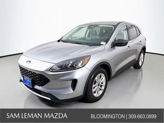 Used 2022 Silver Ford SE image 3