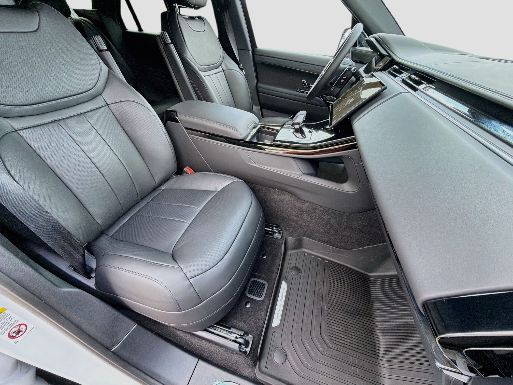 New 2027 Fuji White Land Rover Dynamic SE image 14