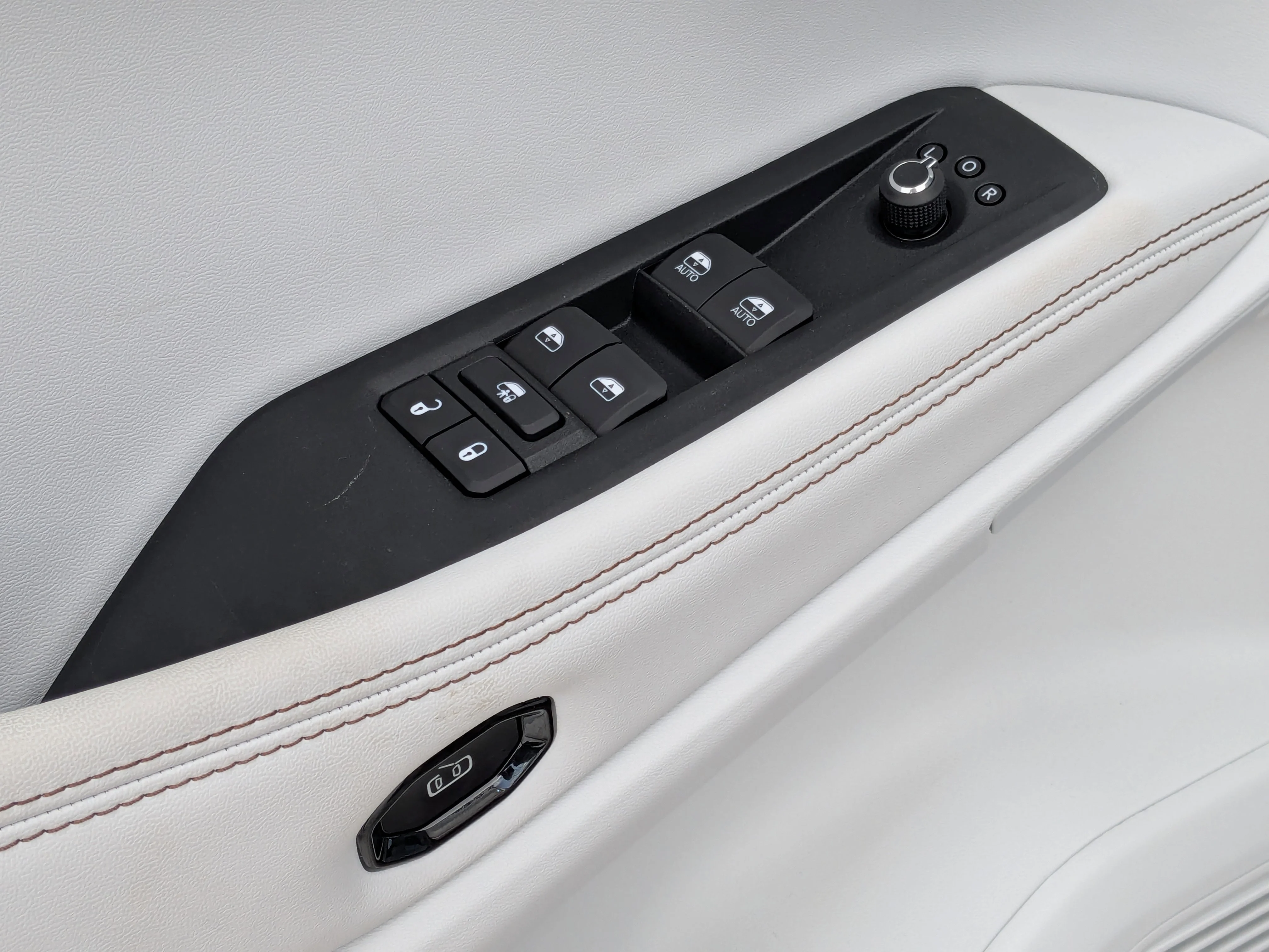 New 2026 Red Jeep Limited - - Power Sunroof - Power Liftgate - Remote Start & tons more! image 15