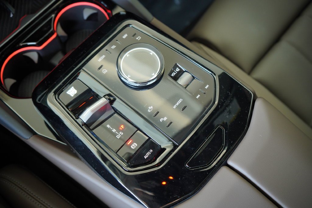 Used 2026 Dark Graphite BMW 530i image 19