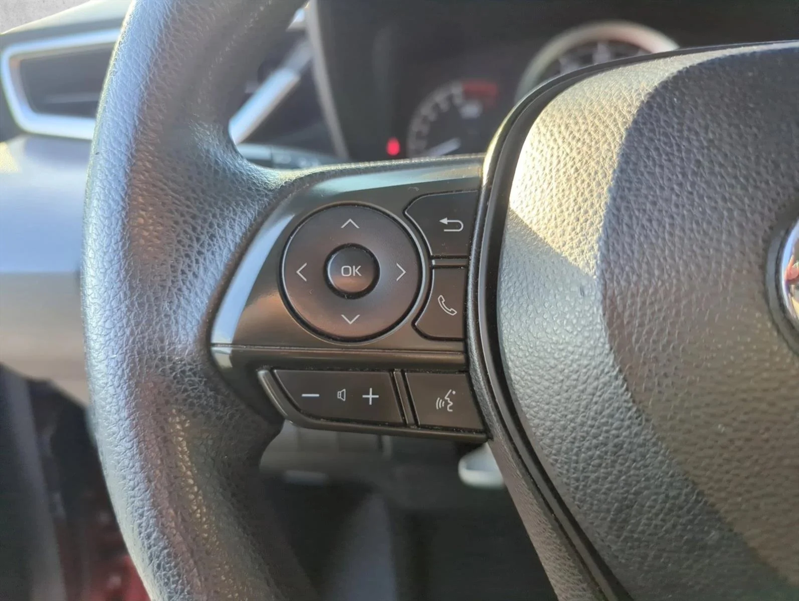 Used 2020 Barcelona Red Metallic Toyota LE image 12