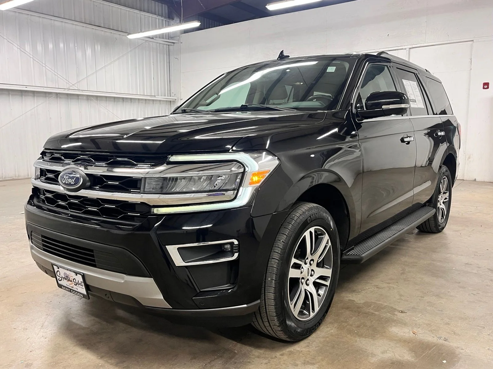 Used 2024 Black Ford Limited image 3