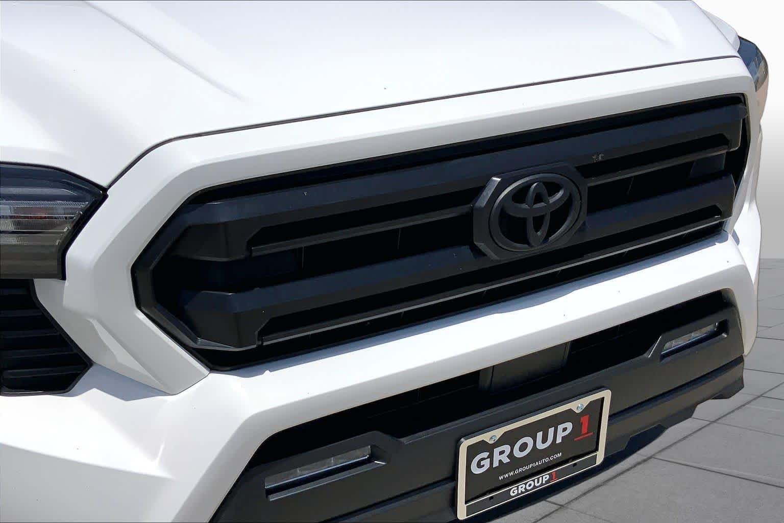 Used 2024 Ice Cap Toyota SR5 image 29