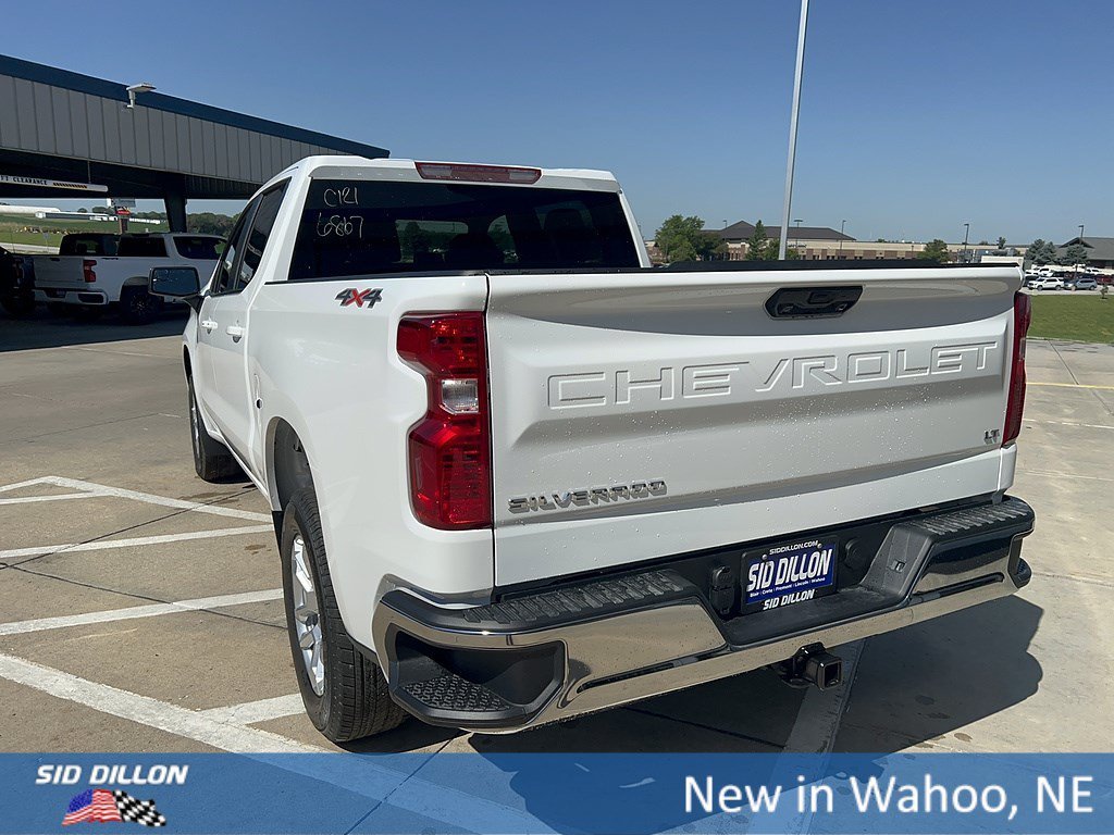 New 2026 Summit White Chevrolet LT (2FL) image 3