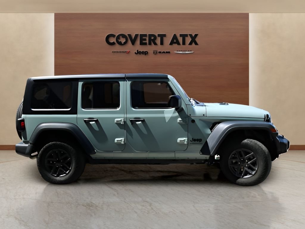 Used 2024  Jeep Sport S image 6
