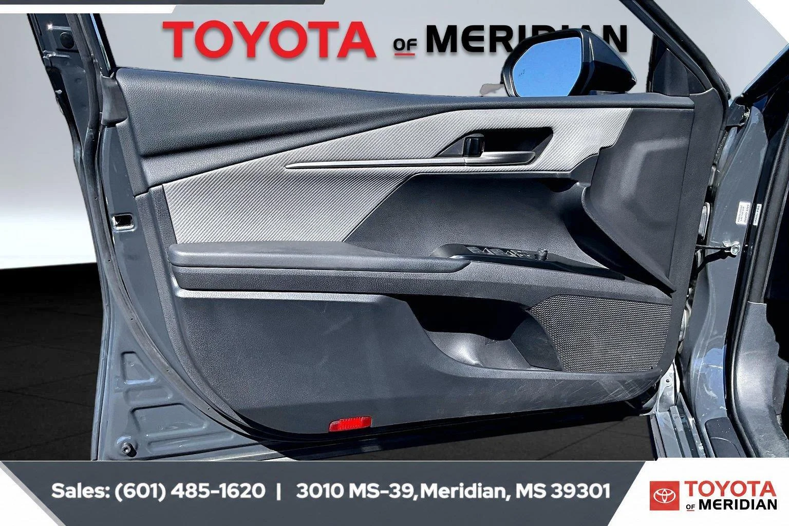Used 2025 Underground Toyota SE image 17