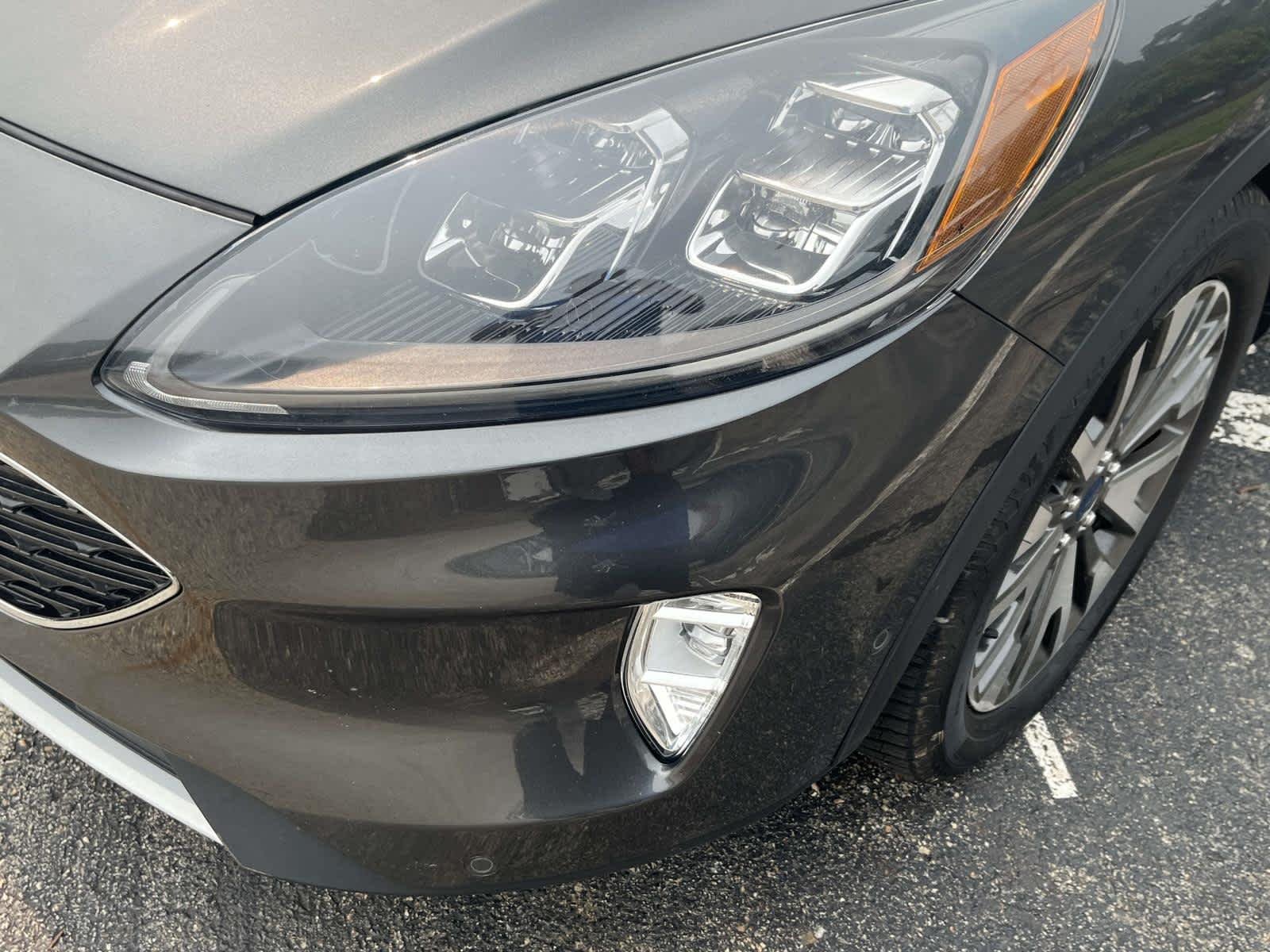 Used 2020  Ford Titanium Hybrid image 13