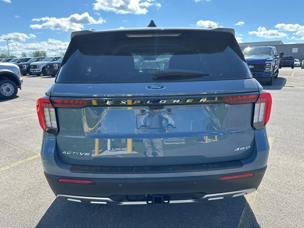 Used 2026 Vapor Blue Metallic Ford Active image 5