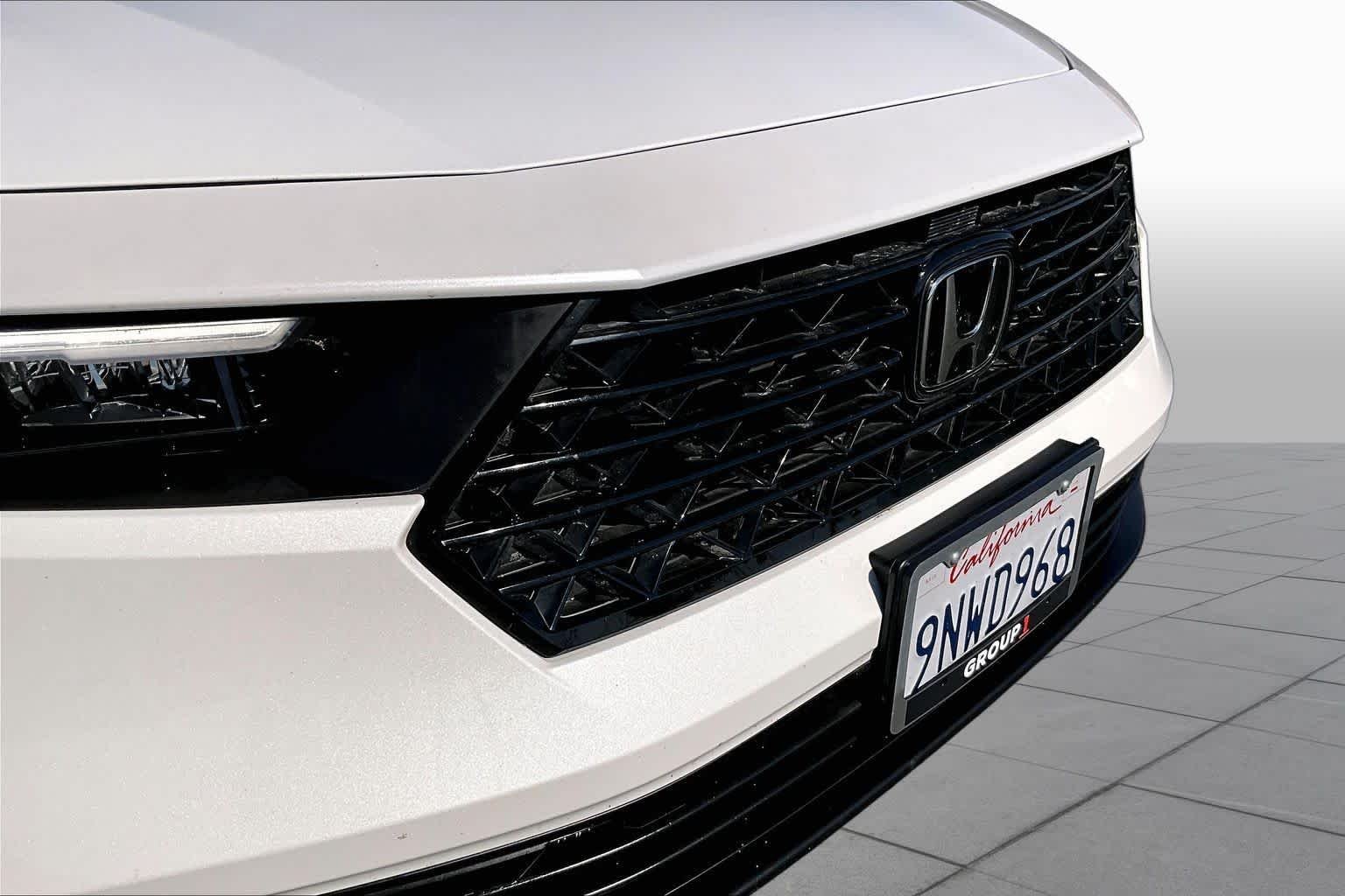 Used 2024 Platinum White Pearl Honda LX image 29