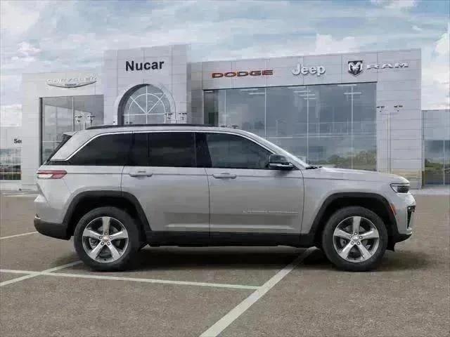 New 2026 Silver Zynith Exterior Paint Jeep Limited image 82