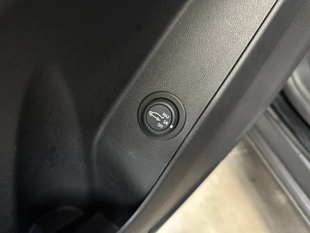 Used 2018 MOSAIC BLACK METALLIC Chevrolet LT image 6
