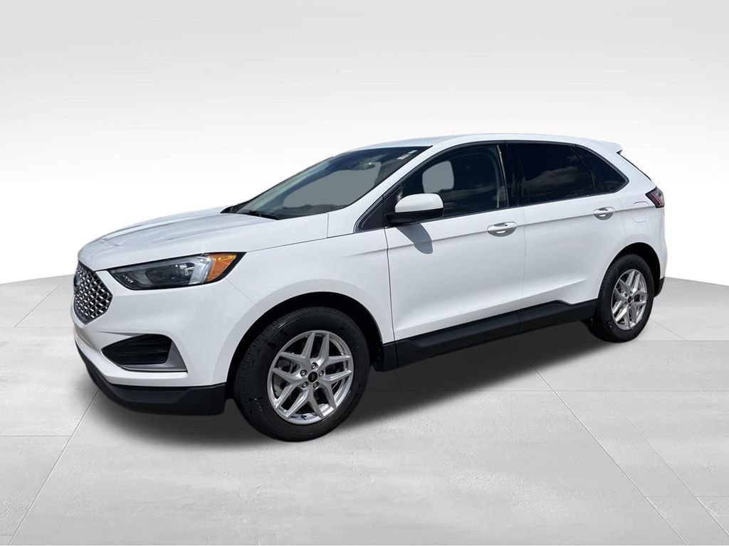 Used 2024 White Ford SEL image 5