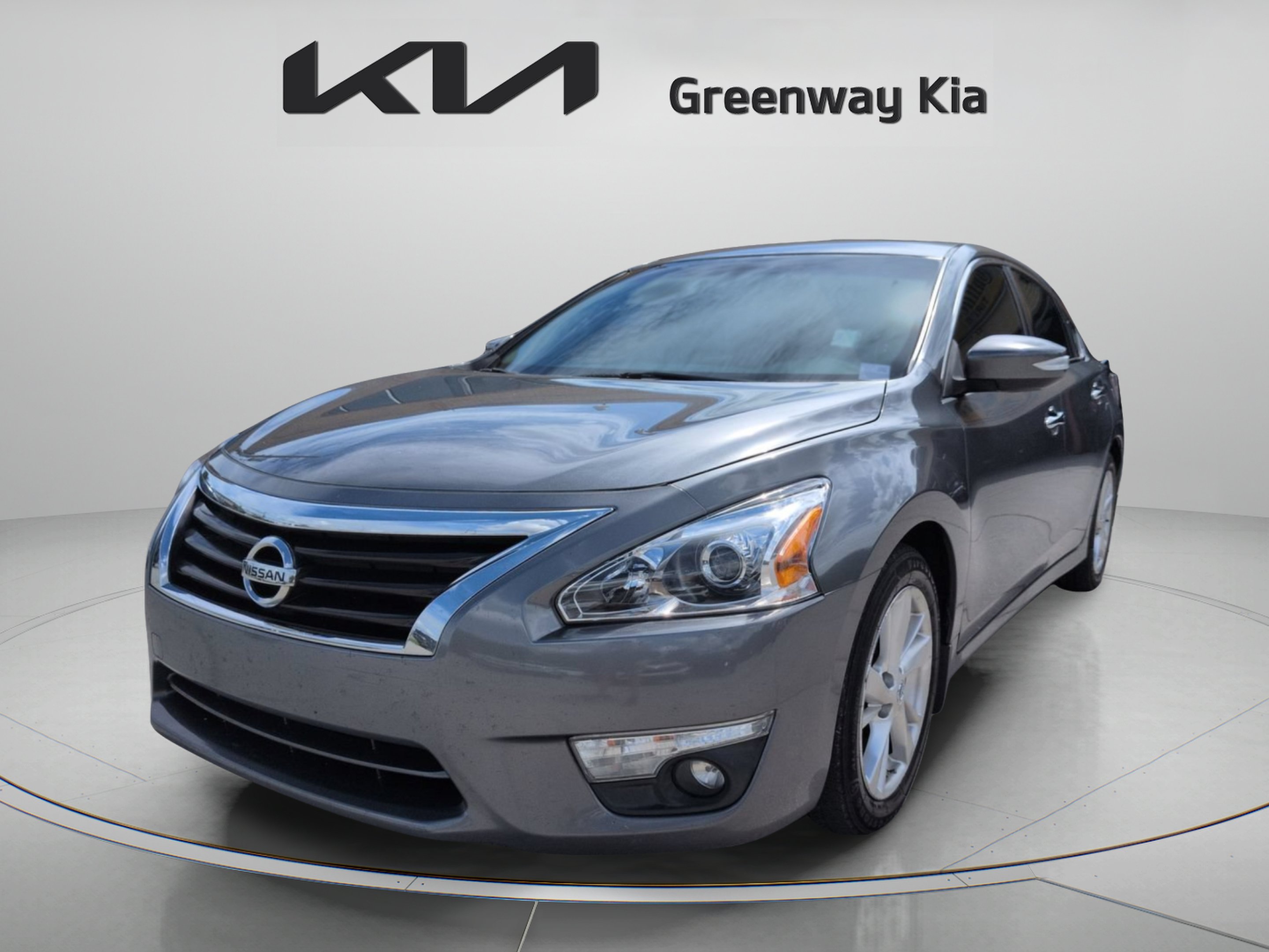 Used 2014 Gun Metallic Nissan 2.5 SL image 3