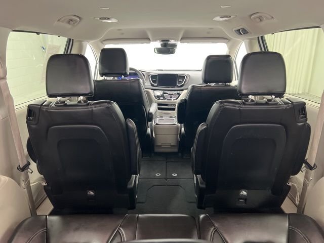 Used 2023 White Chrysler Touring L image 10