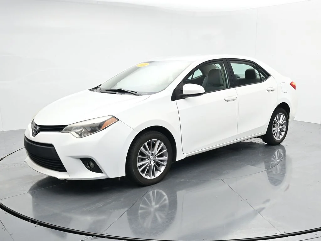 Used 2014 White Toyota LE Plus image 4
