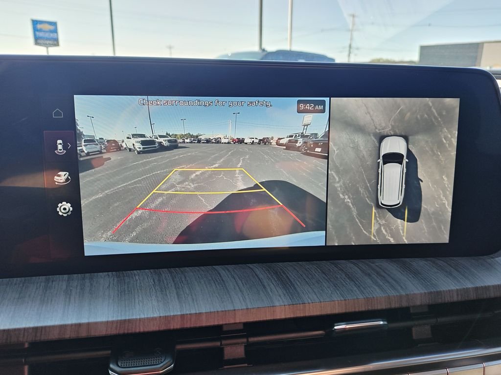Used 2024 White Kia SX-Prestige image 25