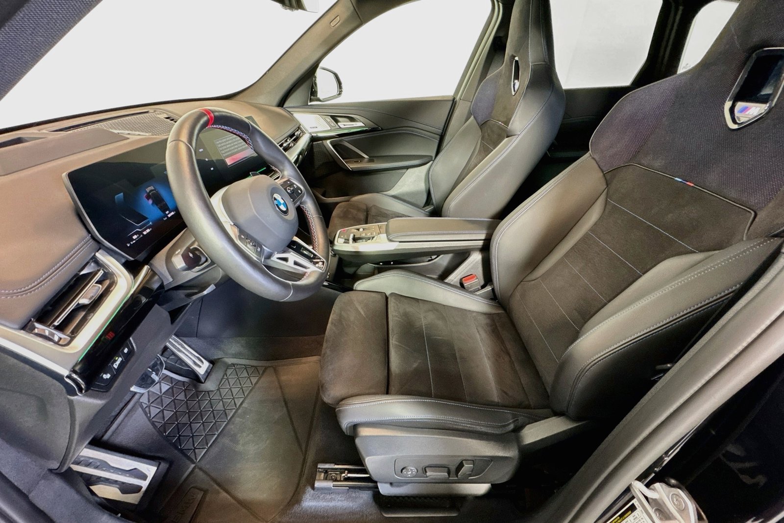 Used 2024 Black Sapphire Metallic BMW M35i image 19