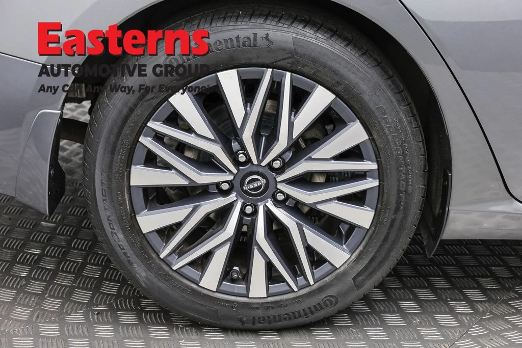 Used 2023 Gray Nissan 2.5 SV image 30