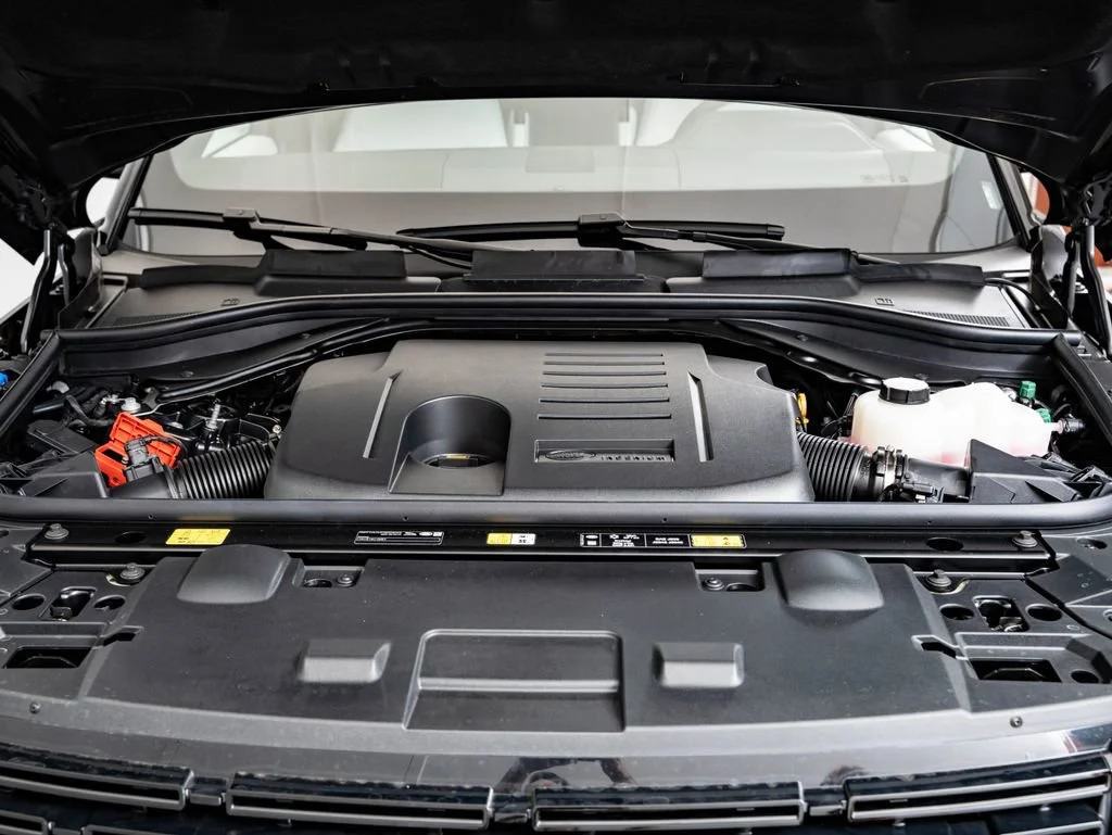 New 2026 Carpathian Grey Land Rover SE image 45