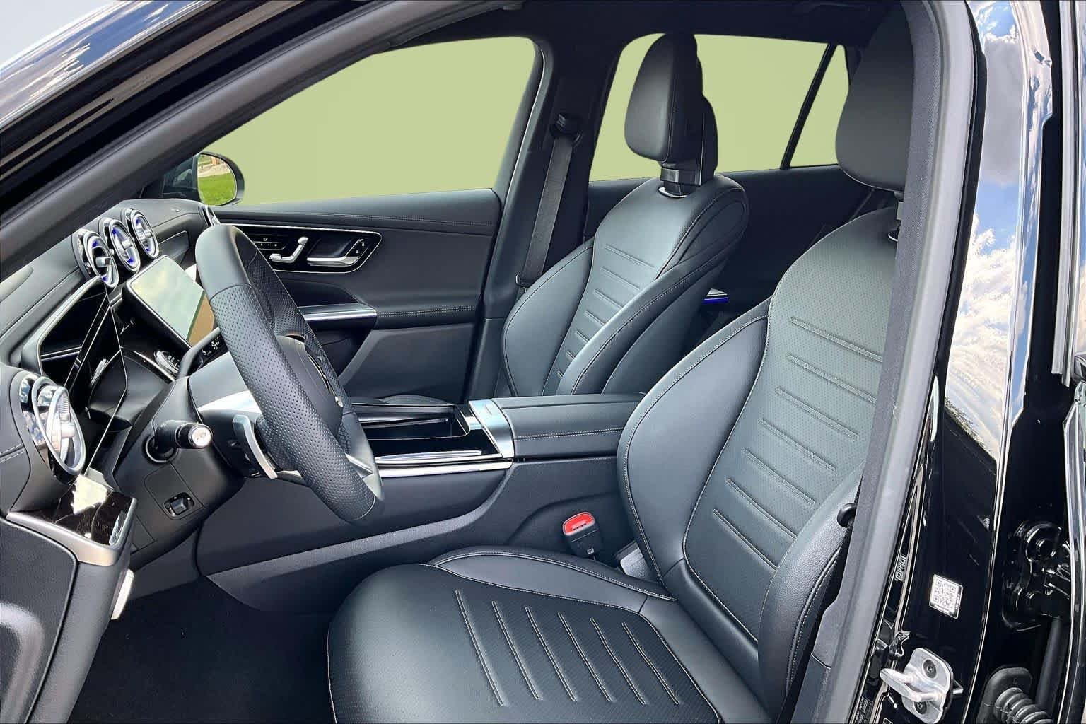 New 2026 Obsidian Black Metallic Mercedes-Benz GLC 300 image 11