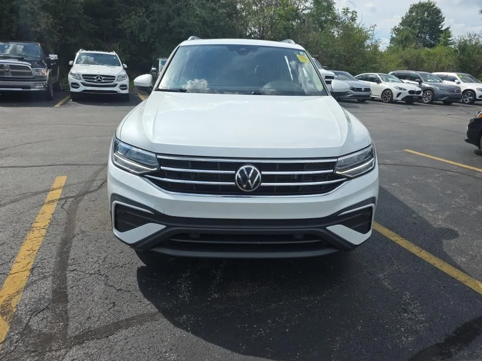 Used 2023 Opal White Volkswagen 2.0T SE image 3