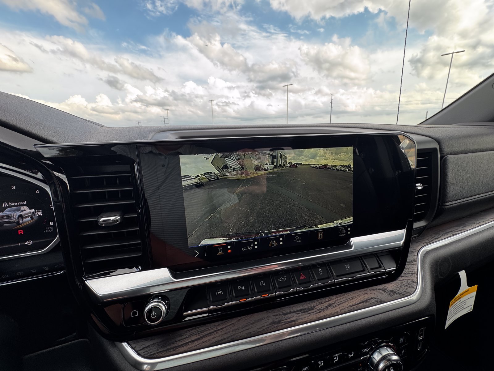 2026 GMC Sierra 1500 SLT - Photo 17