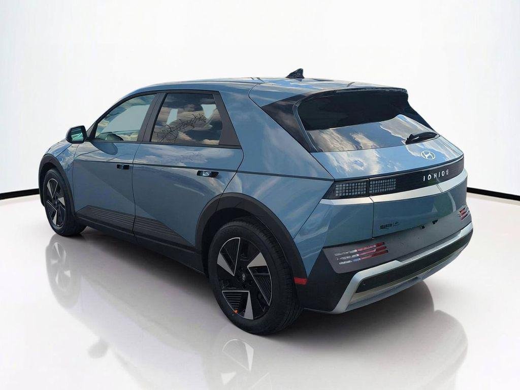New 2027 Blue Hyundai SE image 7