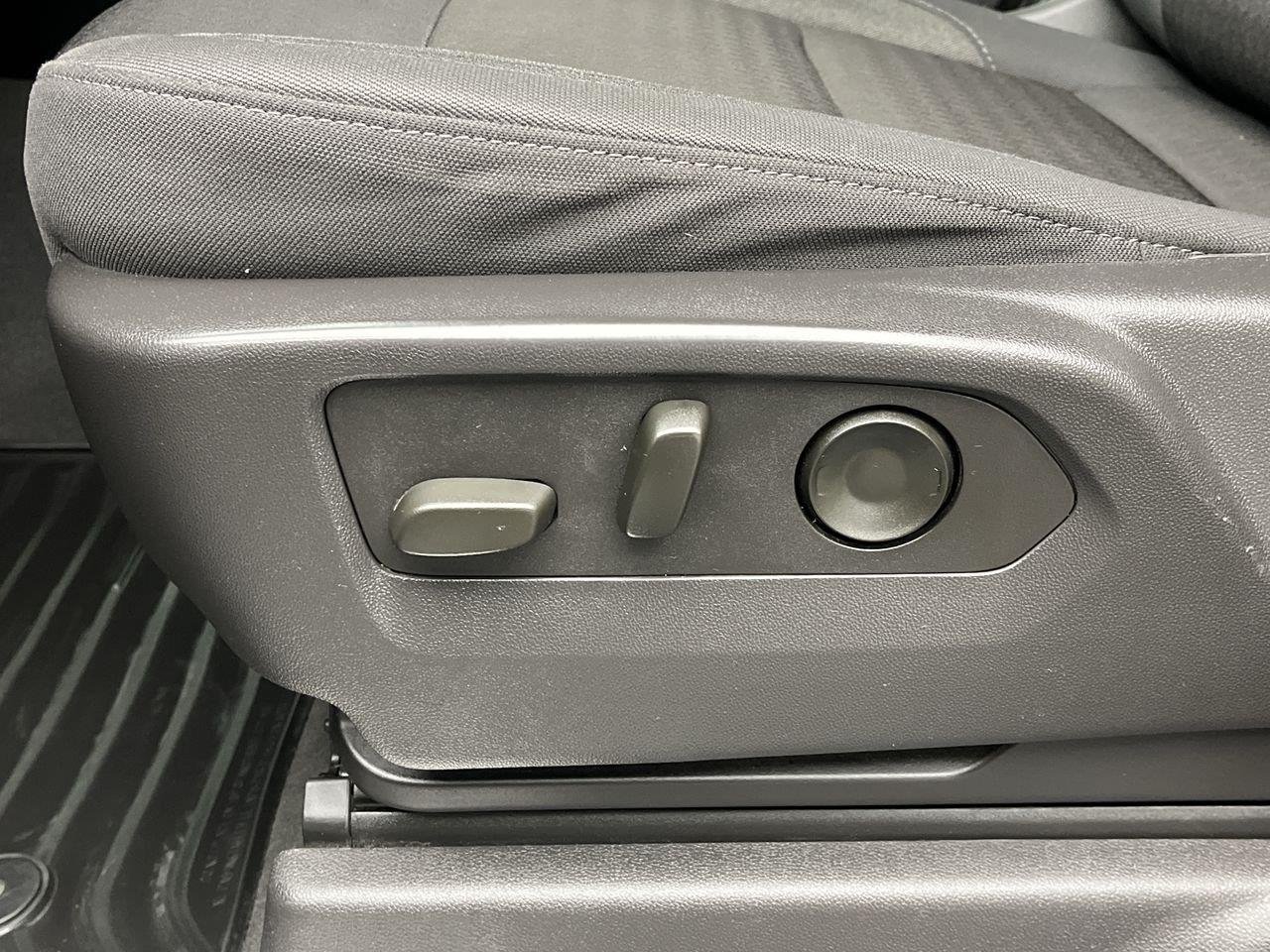 2024 Chevrolet Silverado 1500 LT - Photo 11