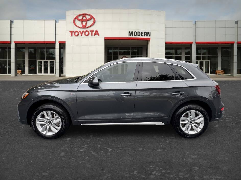 Used 2023 Daytona Gray Pearl Audi S line Premium image 4