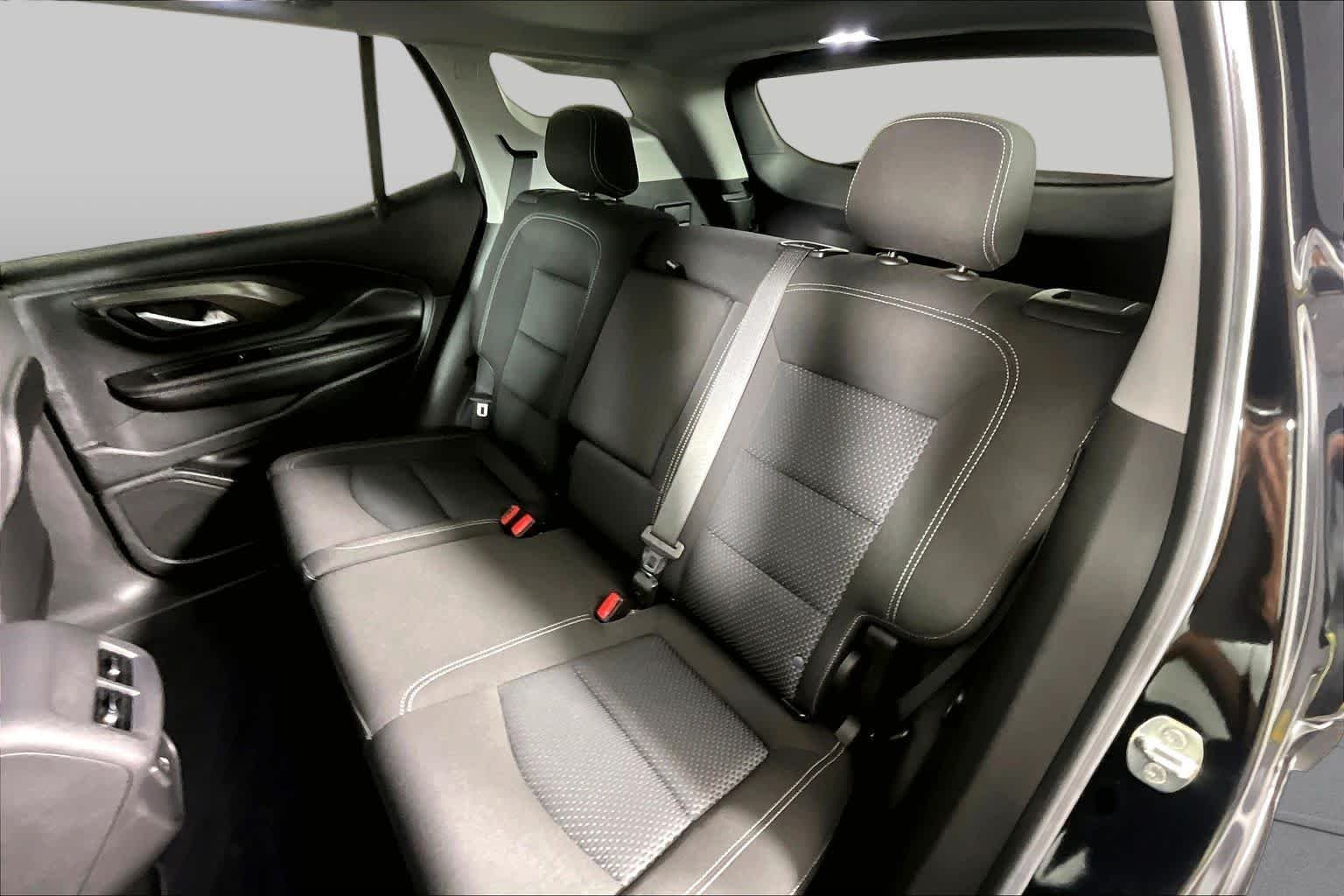 2022 GMC Terrain SLE - Photo 18