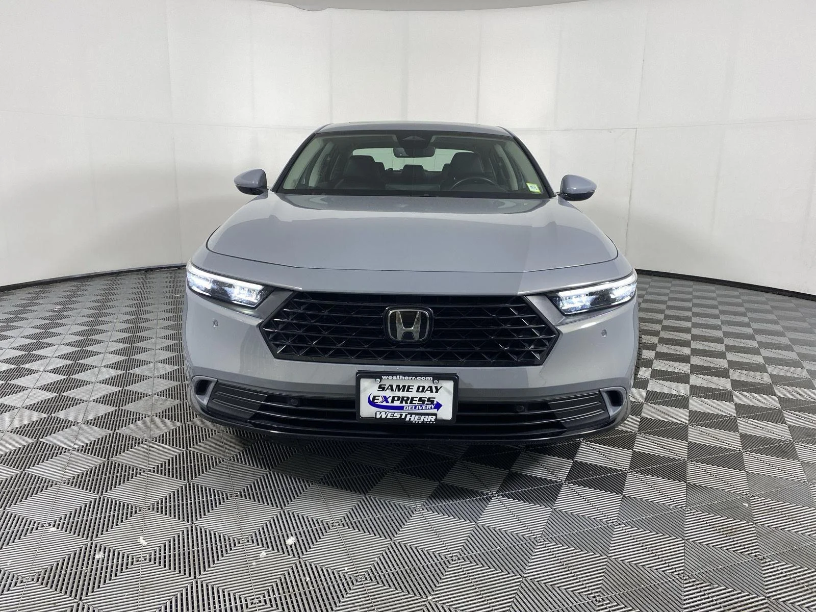 Used 2024 Urban Gray Pearl Honda EX-L image 2