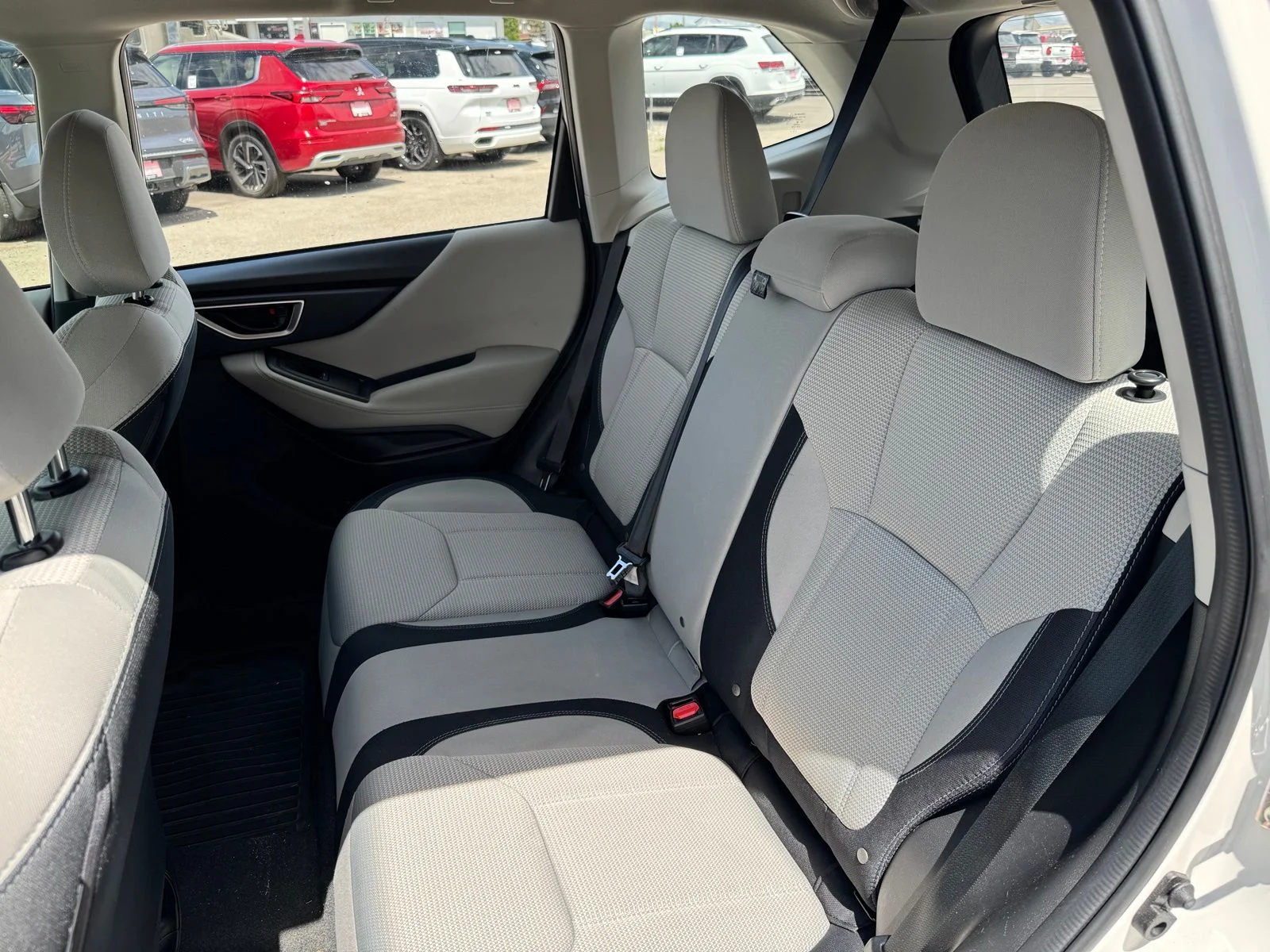 Used 2023 White Subaru Base image 12