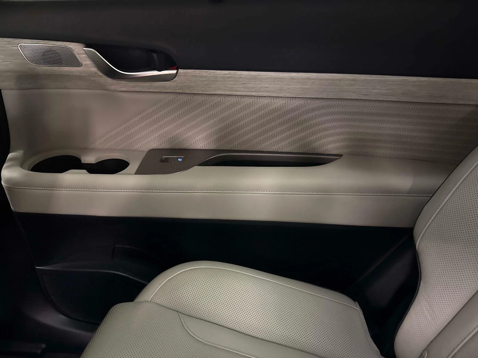 Certified Used 2024 Abyss Black Pearl Hyundai Calligraphy image 19