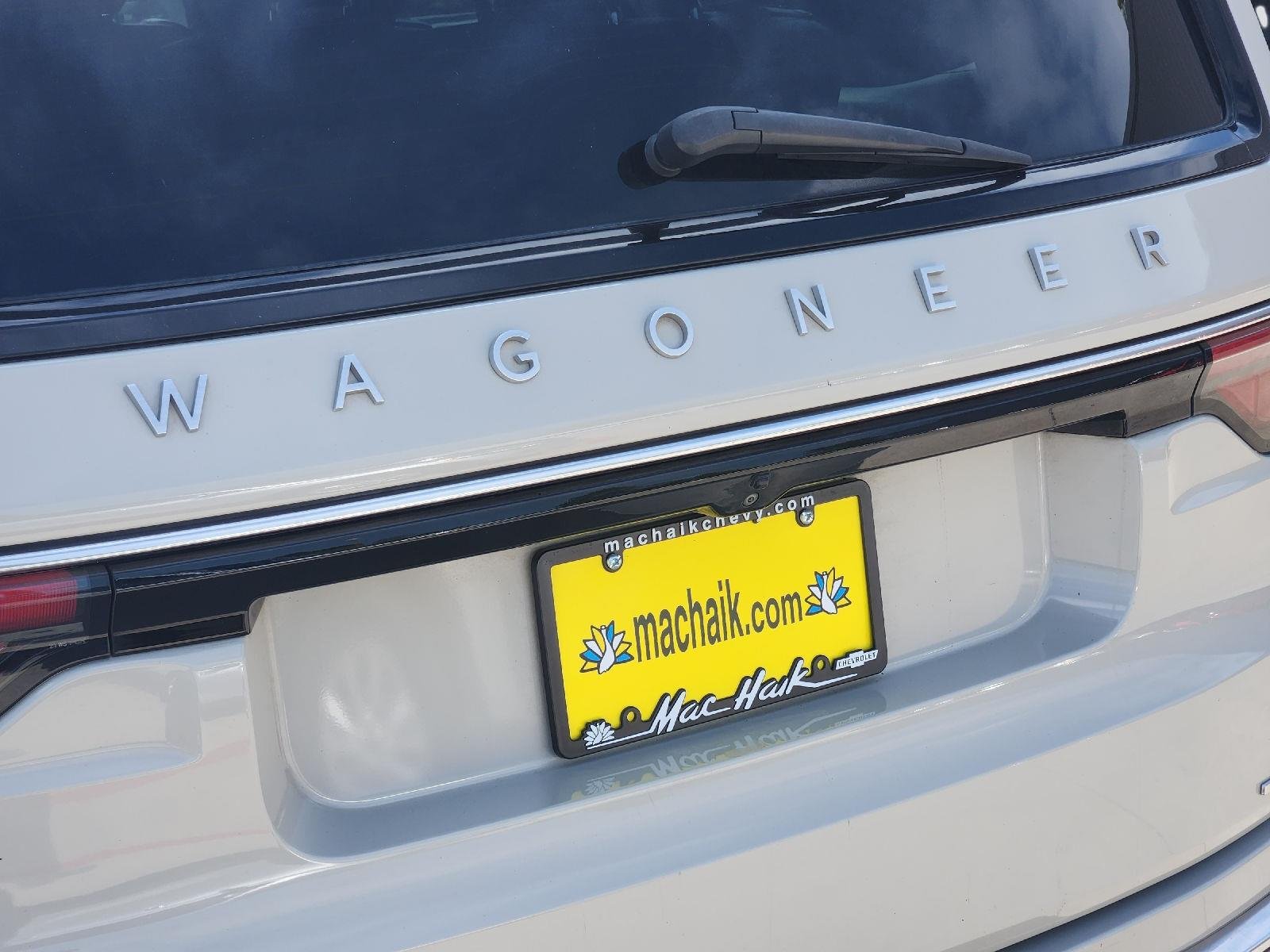 2022 Jeep Wagoneer photo 12 of 35