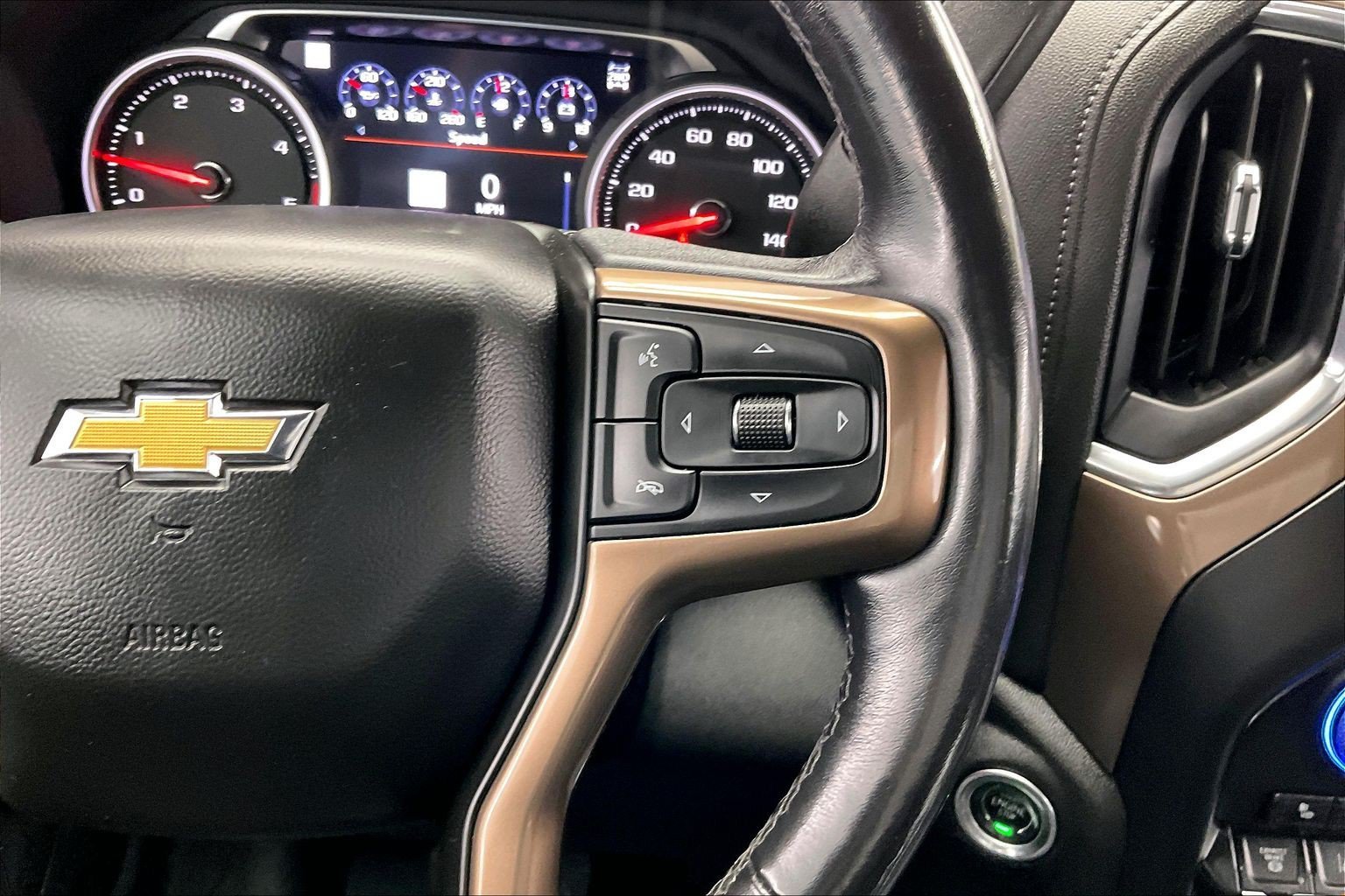 Used 2022 Iridescent Pearl Tricoat Chevrolet High Country image 21