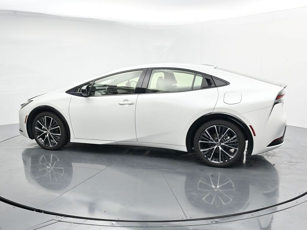 Used 2024 Beige Toyota XLE image 5