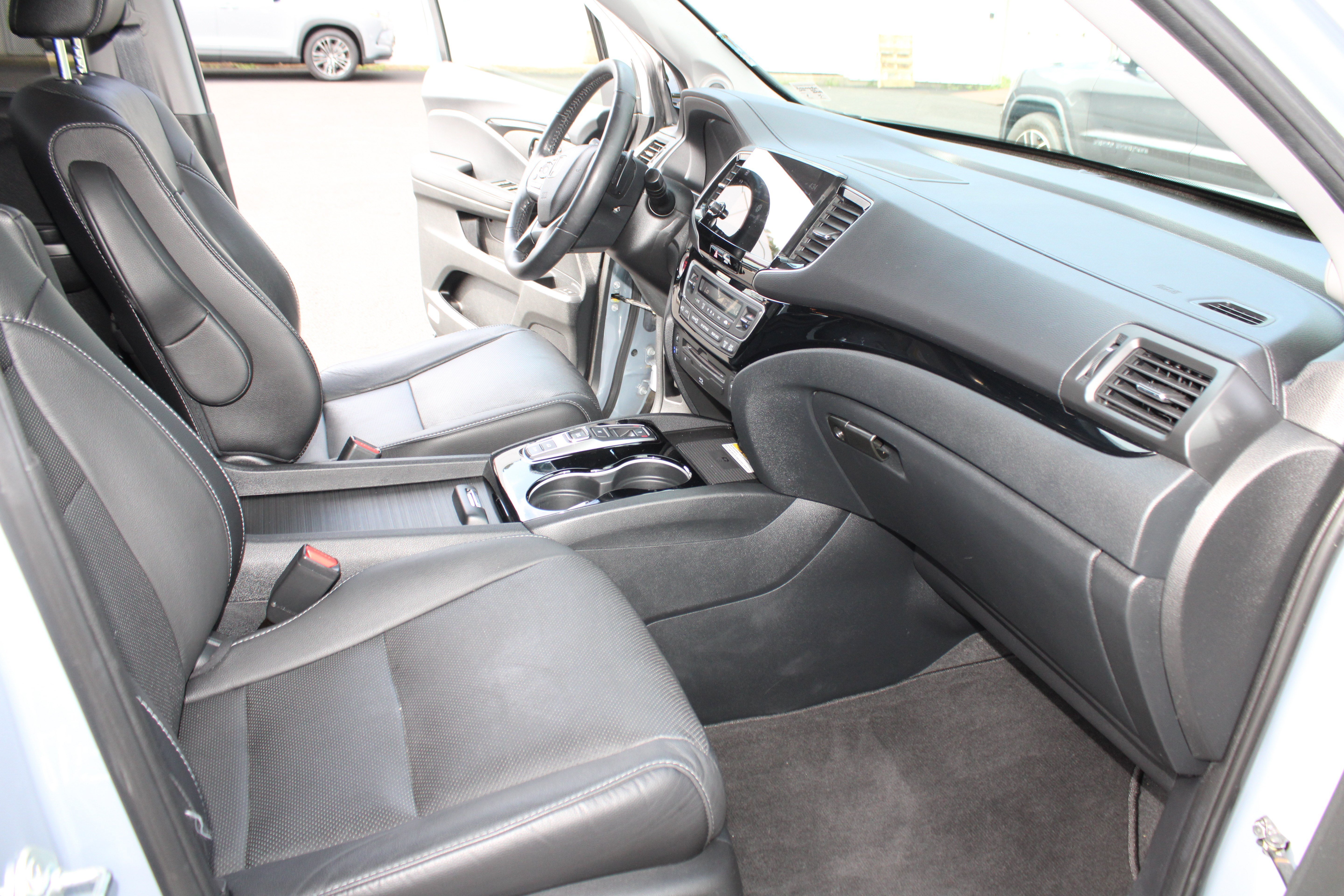 Used 2022 Sonic Gray Pearl Honda Elite image 21